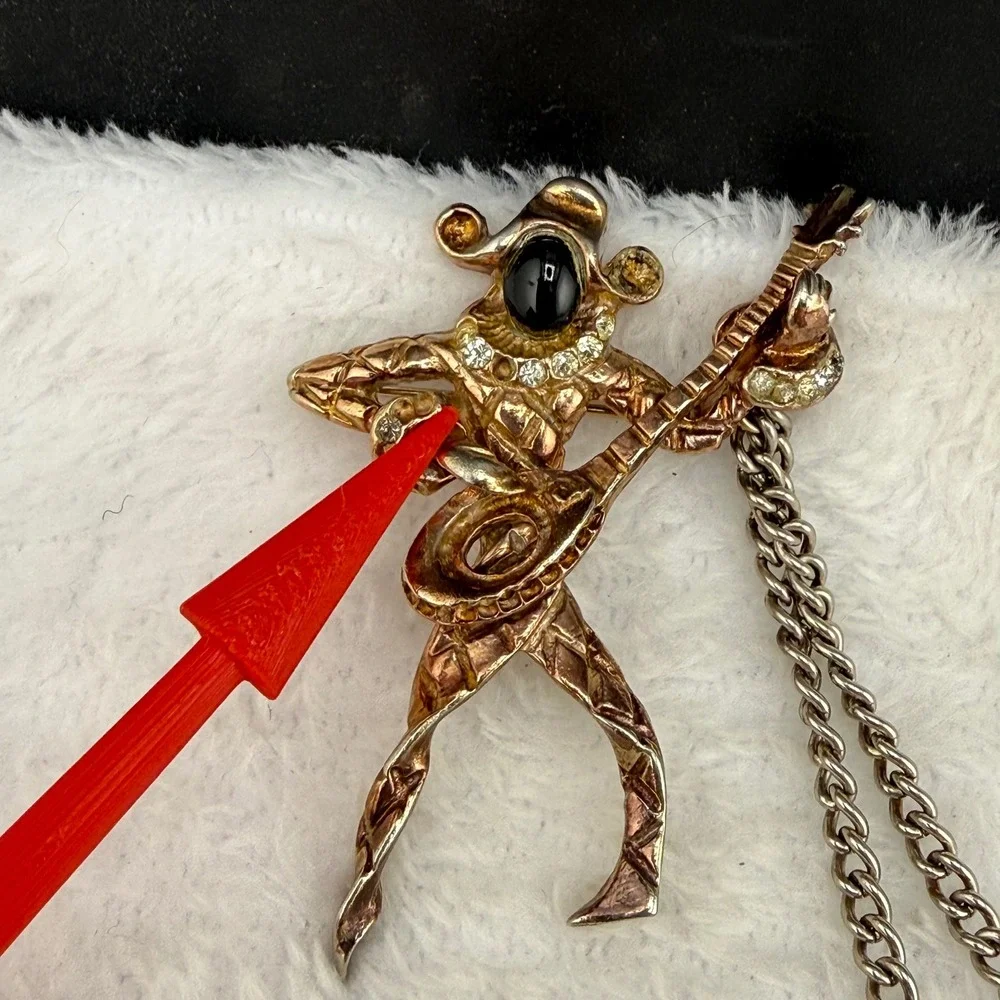Vintage Chatelaine Brooch Mandle? Musician Gold Tone Rhinestone Music Note
